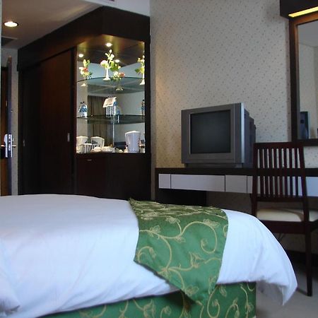Antares Hotel Medan Exterior photo