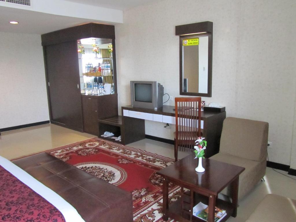 Antares Hotel Medan Exterior photo
