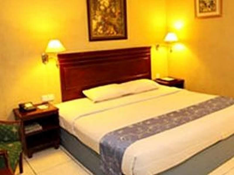 Antares Hotel Medan Exterior photo