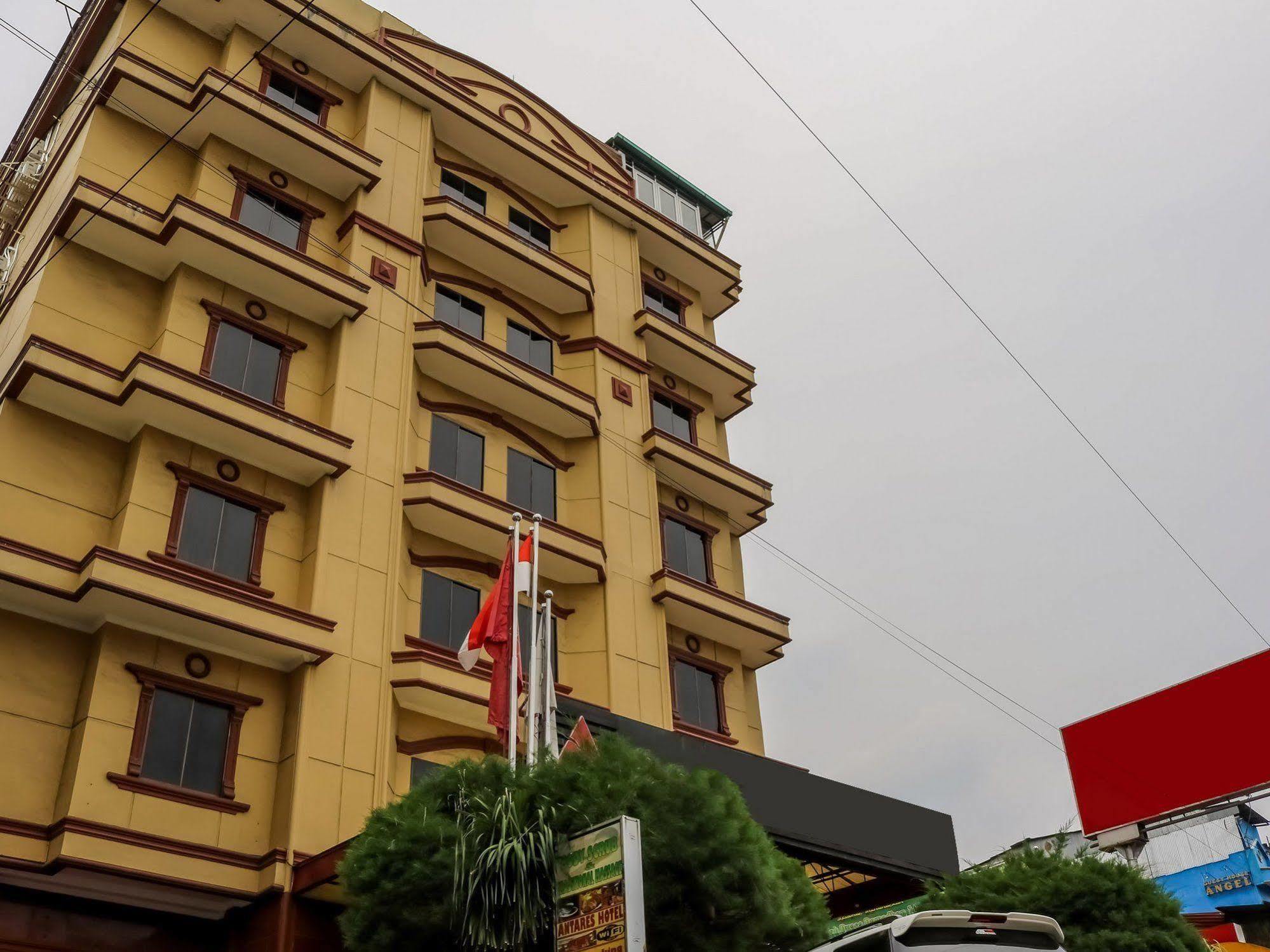 Antares Hotel Medan Exterior photo