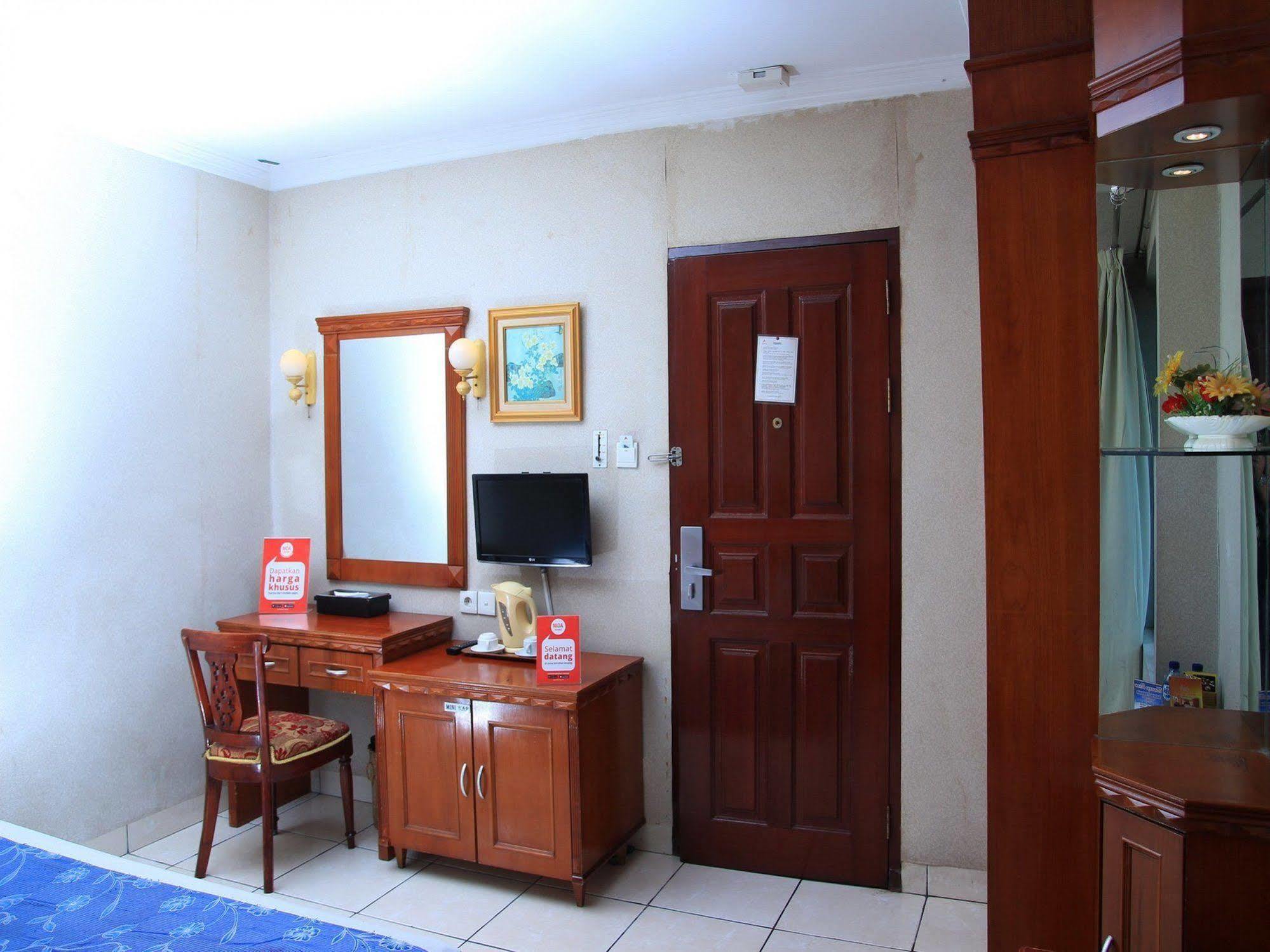 Antares Hotel Medan Exterior photo