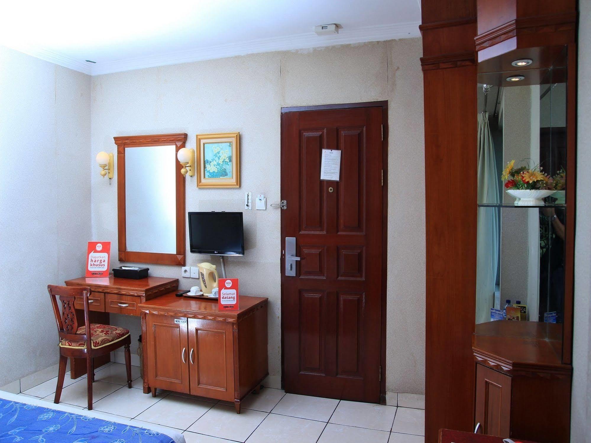 Antares Hotel Medan Exterior photo
