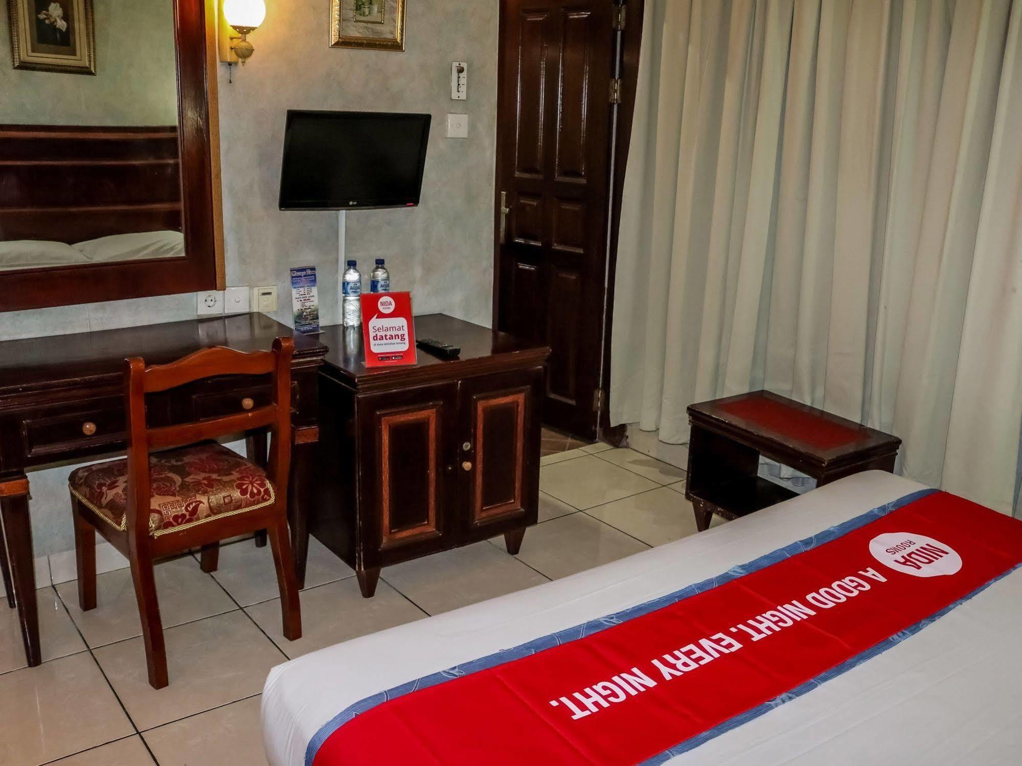 Antares Hotel Medan Exterior photo